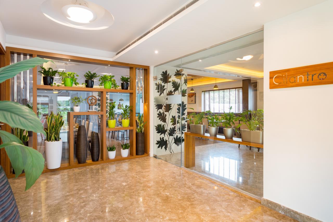 Sugar Business Hotel Kochi Екстериор снимка