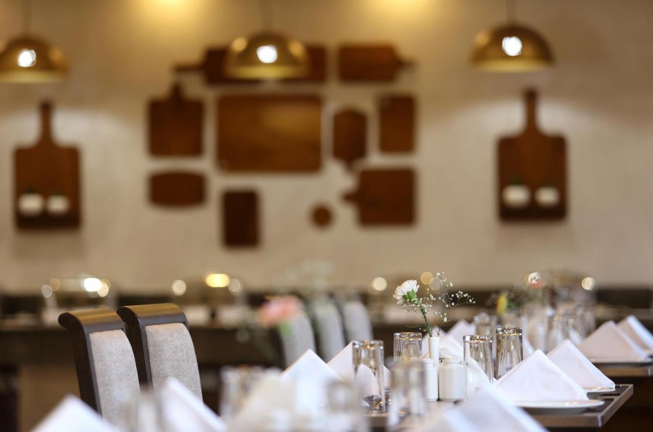 Sugar Business Hotel Kochi Екстериор снимка