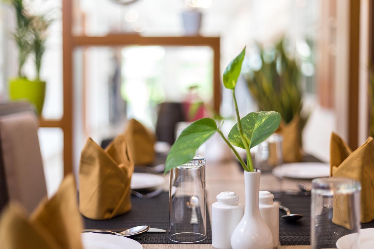 Sugar Business Hotel Kochi Екстериор снимка