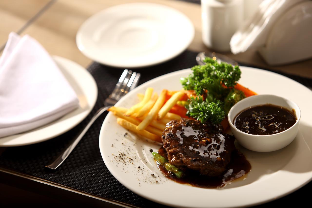 Sugar Business Hotel Kochi Екстериор снимка