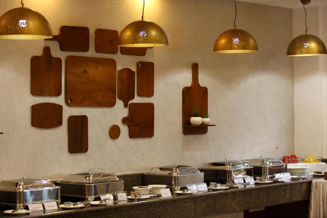 Sugar Business Hotel Kochi Екстериор снимка