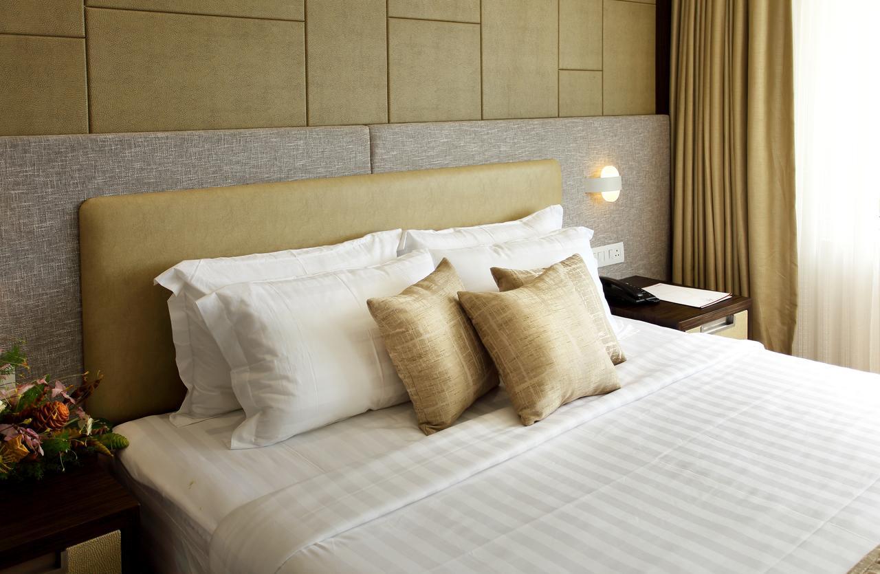 Sugar Business Hotel Kochi Екстериор снимка