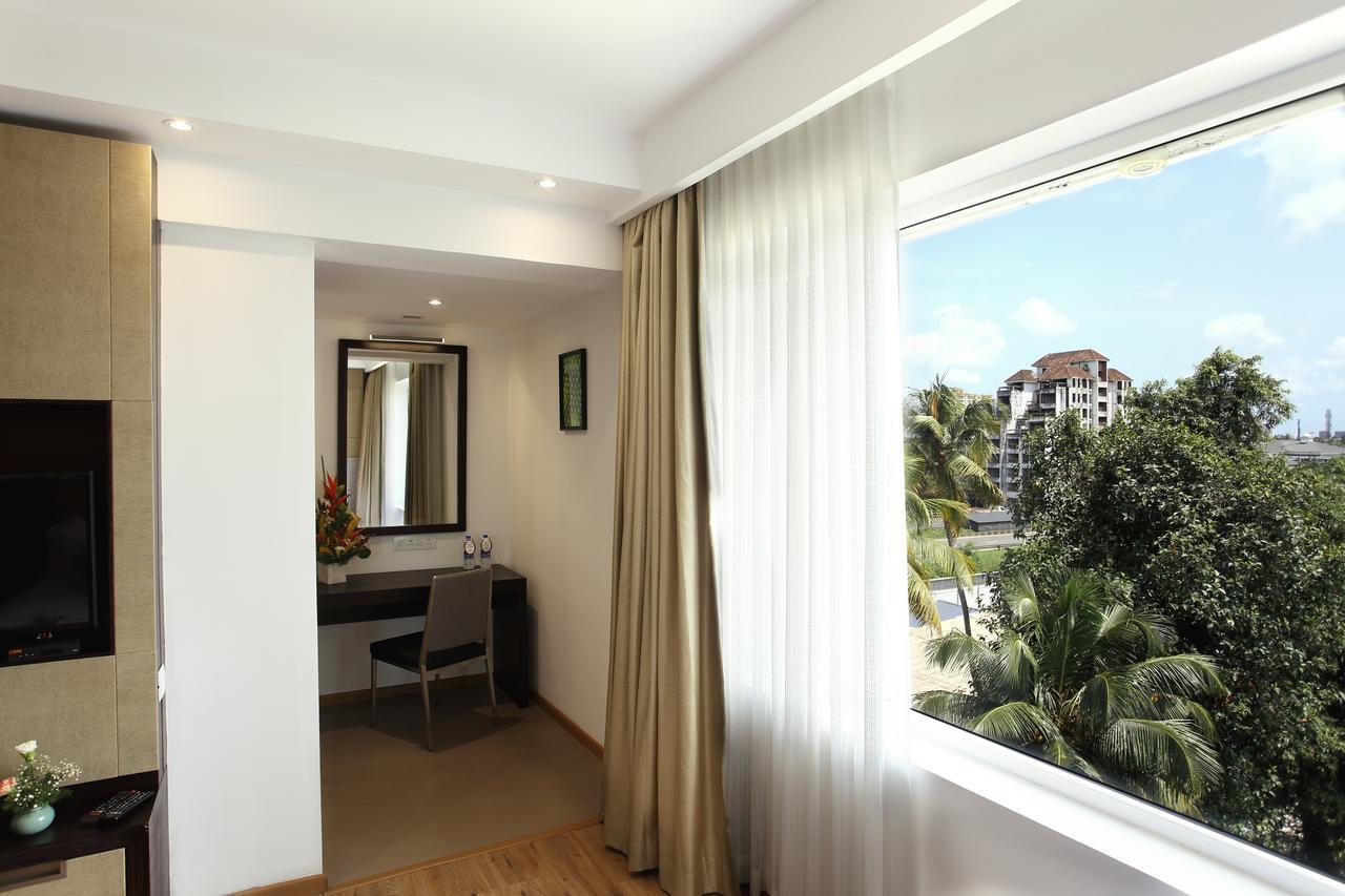 Sugar Business Hotel Kochi Екстериор снимка