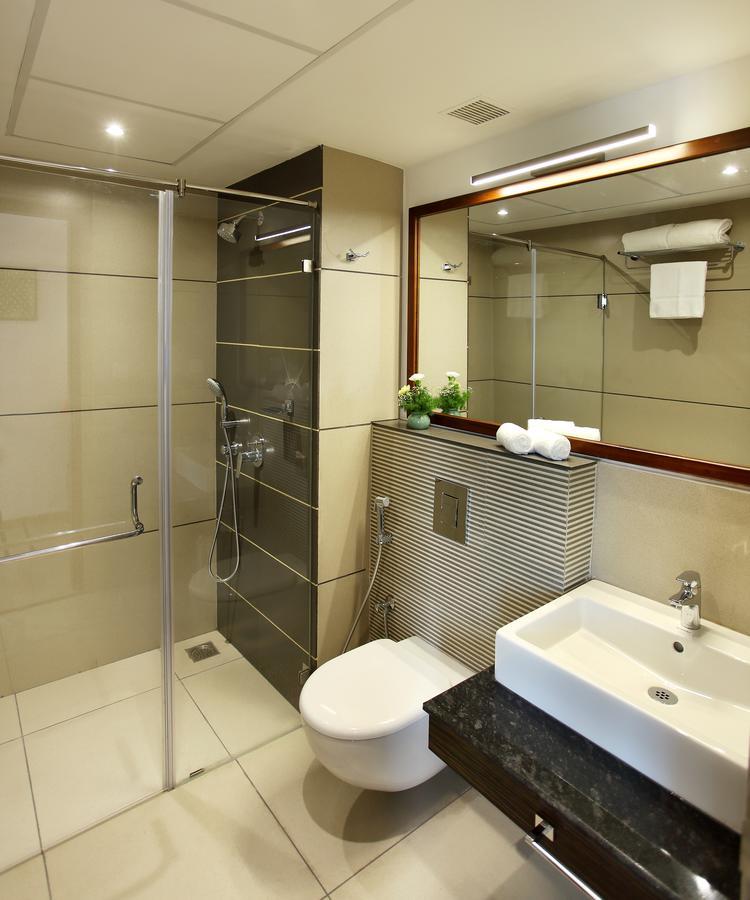 Sugar Business Hotel Kochi Екстериор снимка